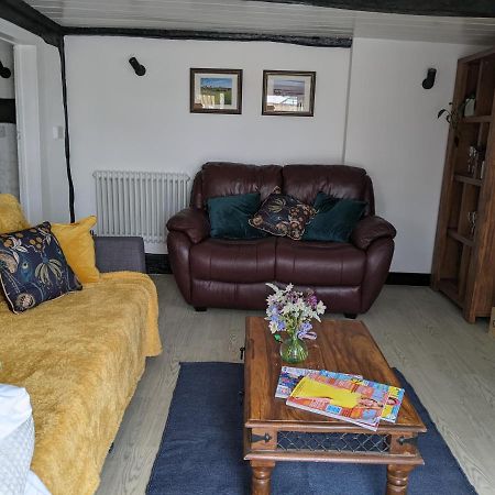 Characterful 2 Bed Cottage, Quiet Village Setting Ashleworth Exterior photo